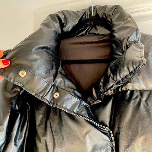 Oversize Hip Length Black Leather Puffer Jacket - Picture 10 of 13
